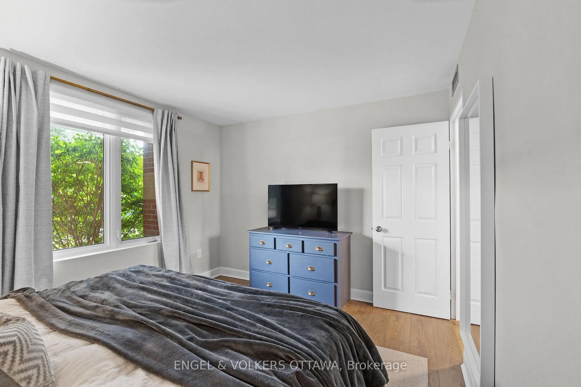 Photo 17 of Unit 101, 800 Mckellar Avenue, Ottawa, Carlingwood — HOMEH