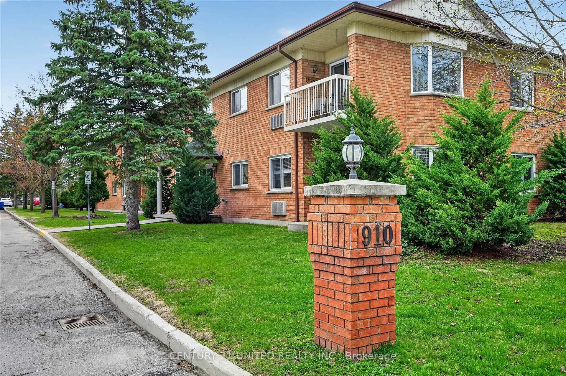 Photo 4 of Unit 106, 910 Ford Street, Peterborough, Otonabee Ward 1 — HOMEH