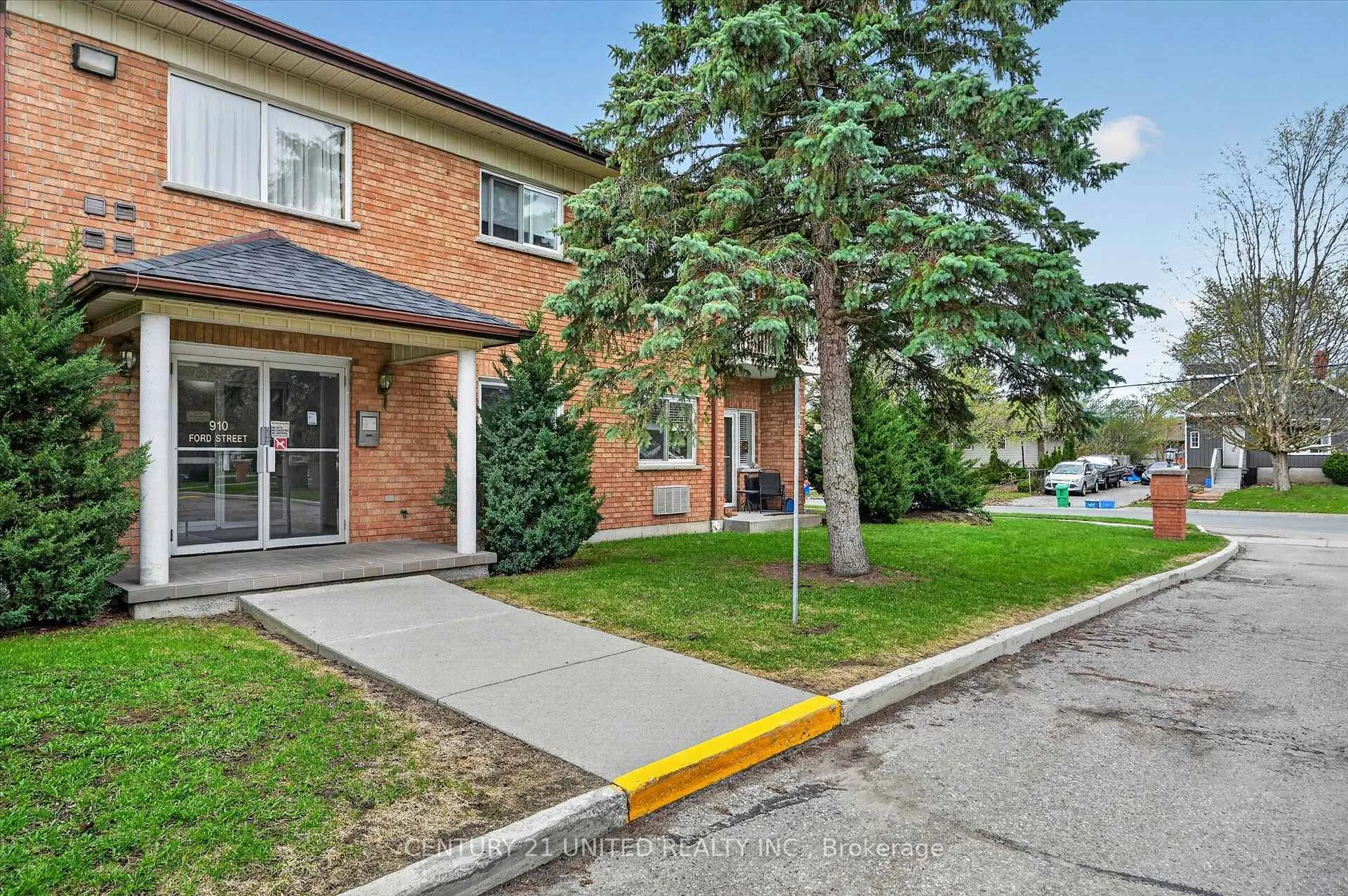 Photo 5 of Unit 106, 910 Ford Street, Peterborough, Otonabee Ward 1 — HOMEH