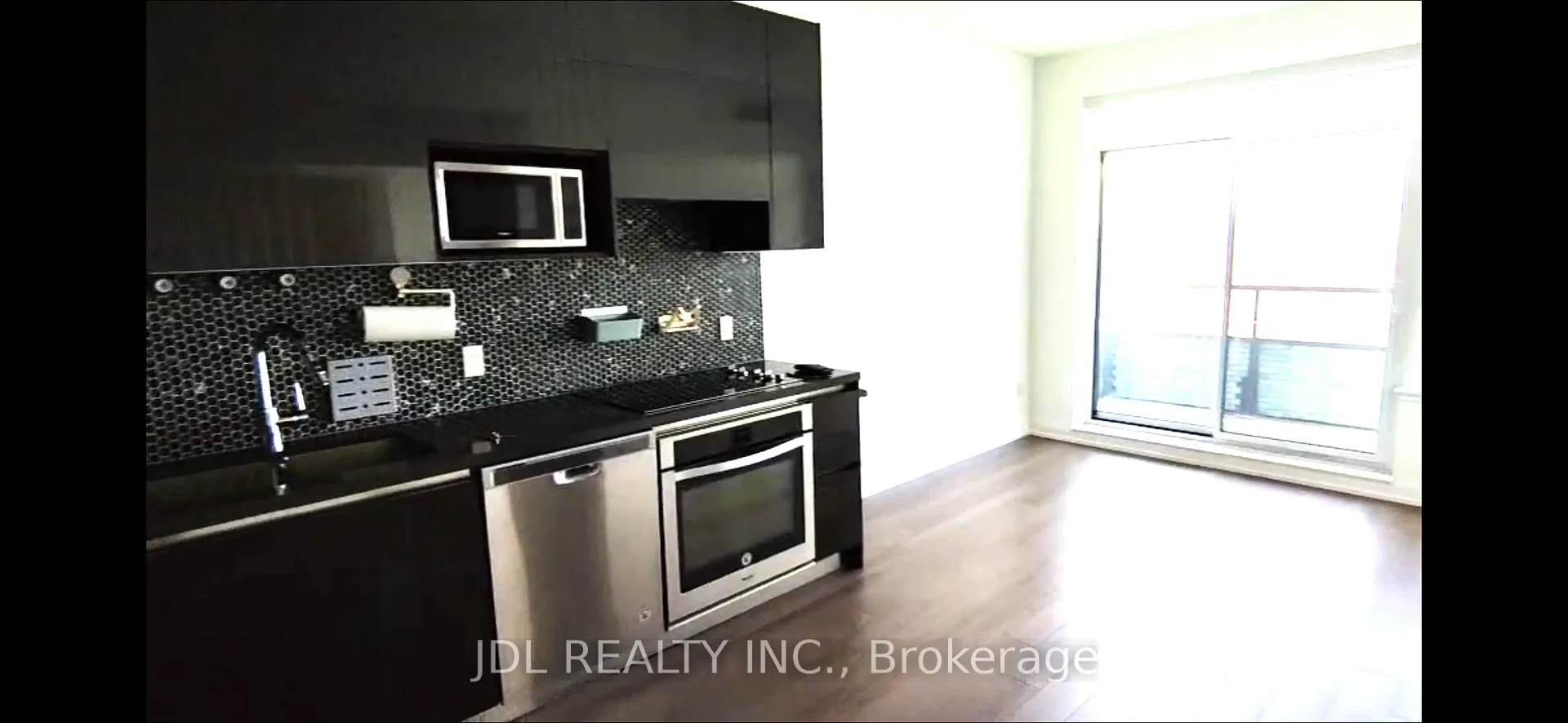 Photo 7 of Unit 721, 25 Water Walk Drive, Markham, Unionville — HOMEH