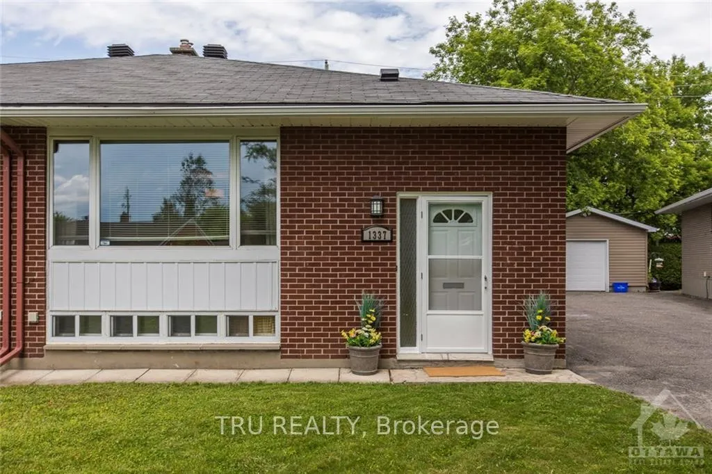 Photo 1 of Unit A, 1337 Bloomsbury Crescent, Ottawa, Parkway Park — HOMEH