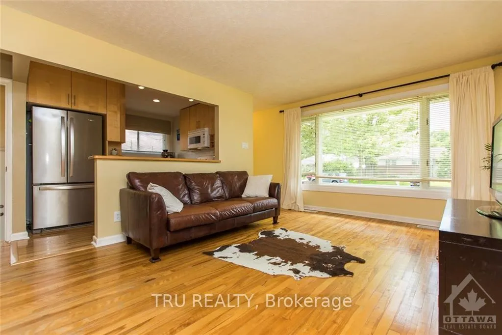 Photo 5 of Unit A, 1337 Bloomsbury Crescent, Ottawa, Parkway Park — HOMEH