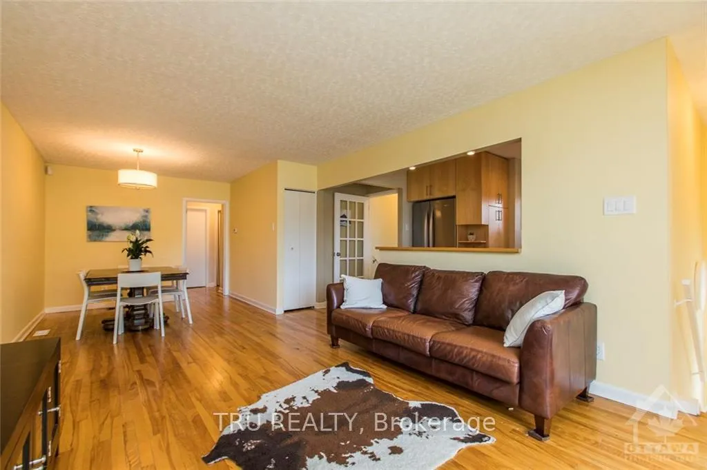 Photo 6 of Unit A, 1337 Bloomsbury Crescent, Ottawa, Parkway Park — HOMEH