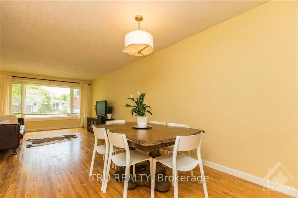 Photo 7 of Unit A, 1337 Bloomsbury Crescent, Ottawa, Parkway Park — HOMEH