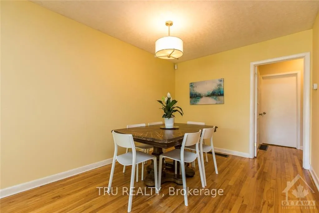 Photo 8 of Unit A, 1337 Bloomsbury Crescent, Ottawa, Parkway Park — HOMEH