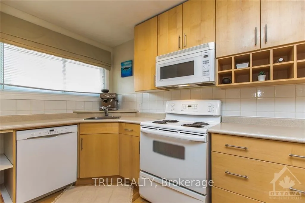 Photo 10 of Unit A, 1337 Bloomsbury Crescent, Ottawa, Parkway Park — HOMEH