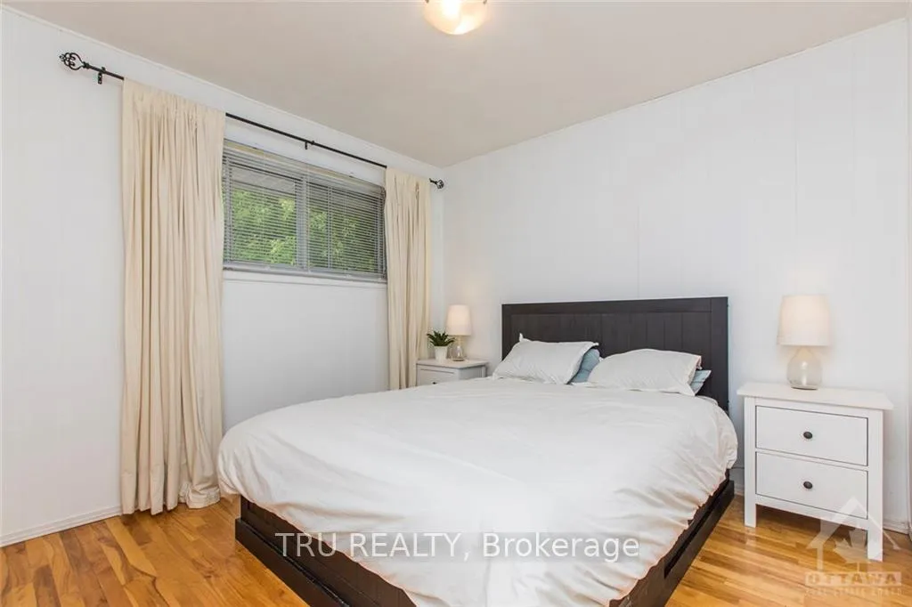 Photo 11 of Unit A, 1337 Bloomsbury Crescent, Ottawa, Parkway Park — HOMEH