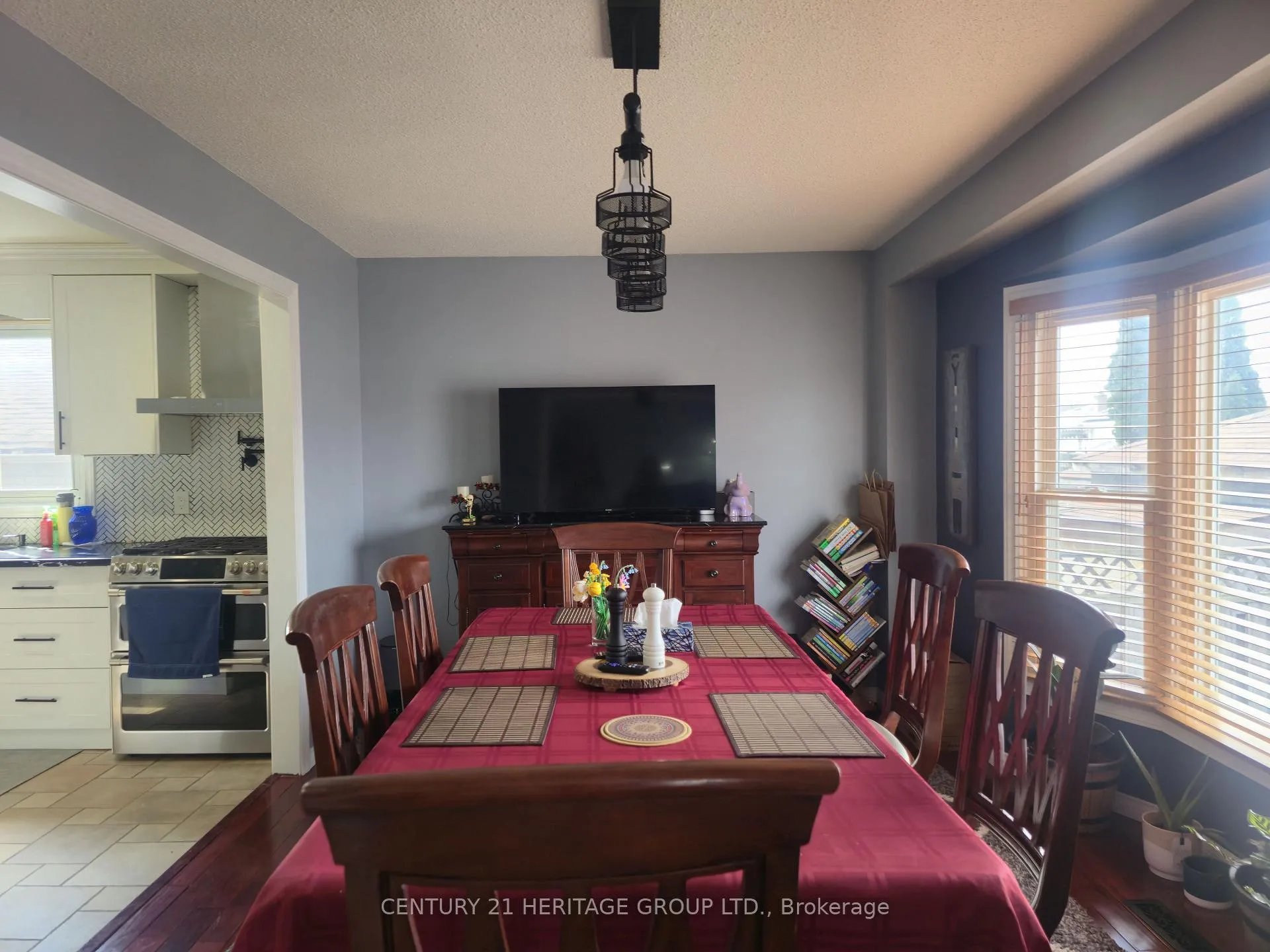 Photo 10 of 42 Millpond Place, Hamilton, Randall — HOMEH