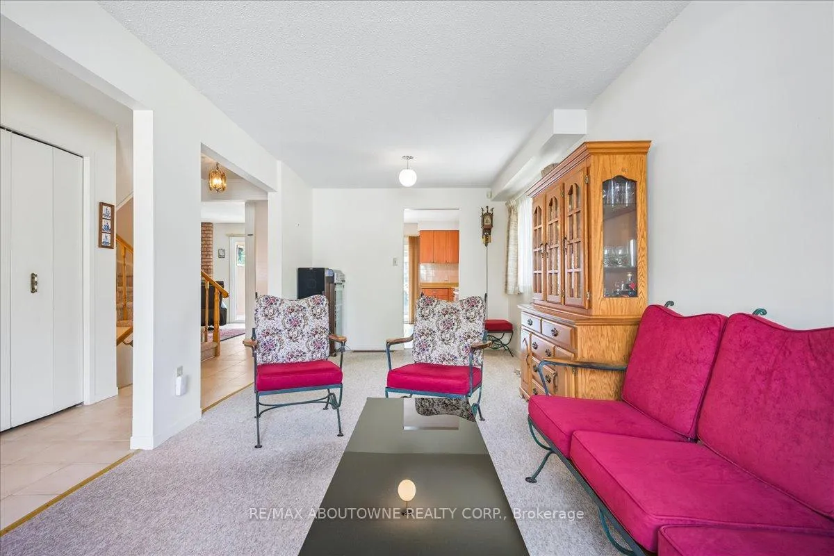 Photo 7 of 2330 Marine Drive, Oakville, Bronte — HOMEH