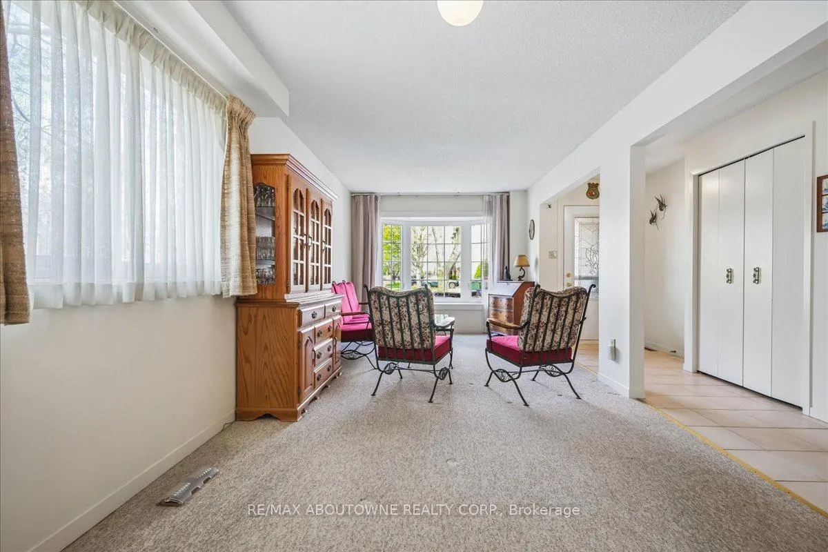 Photo 8 of 2330 Marine Drive, Oakville, Bronte — HOMEH