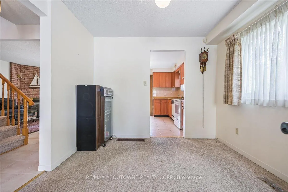 Photo 10 of 2330 Marine Drive, Oakville, Bronte — HOMEH