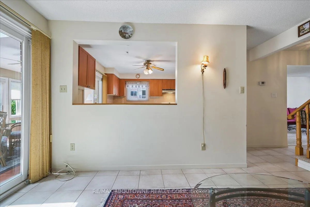 Photo 16 of 2330 Marine Drive, Oakville, Bronte — HOMEH