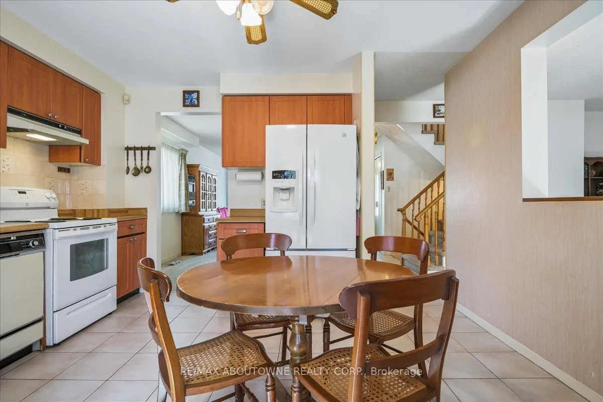 Photo 21 of 2330 Marine Drive, Oakville, Bronte — HOMEH