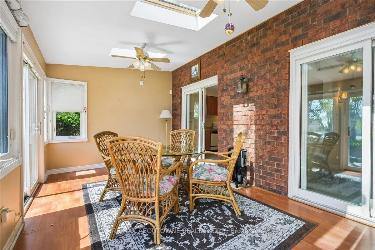 Photo 23 of 2330 Marine Drive, Oakville, Bronte — HOMEH