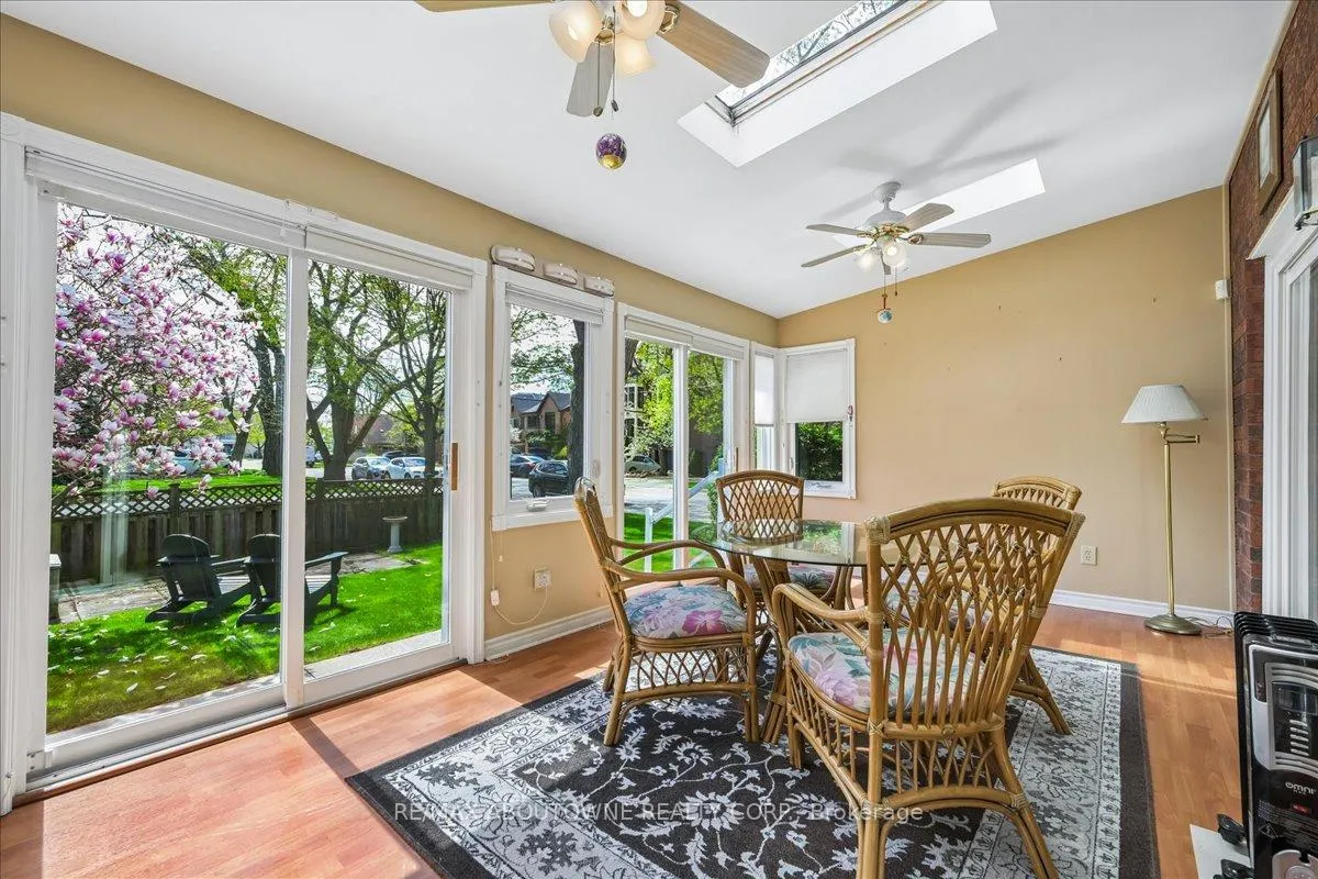 Photo 24 of 2330 Marine Drive, Oakville, Bronte — HOMEH