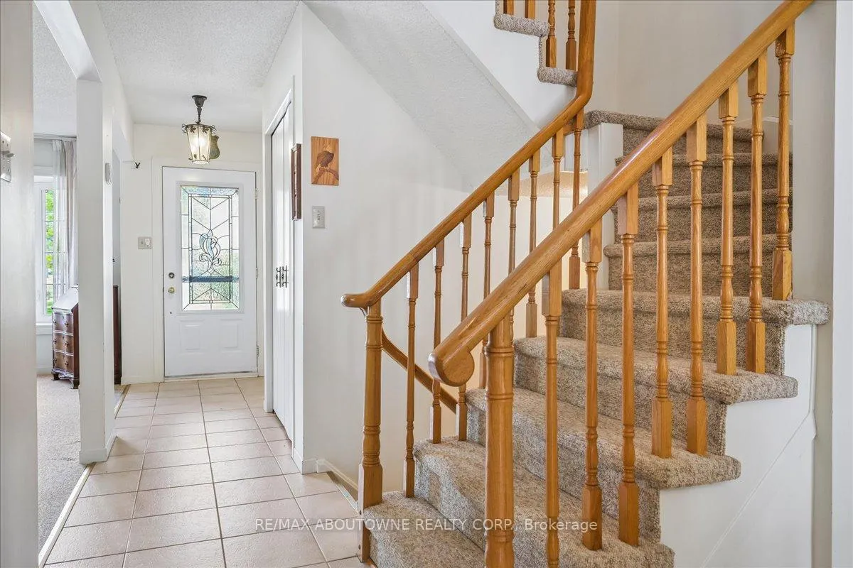 Photo 25 of 2330 Marine Drive, Oakville, Bronte — HOMEH