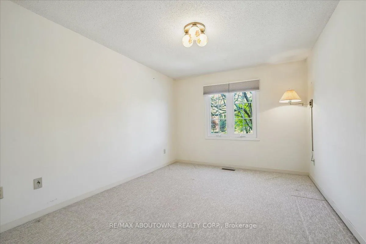 Photo 31 of 2330 Marine Drive, Oakville, Bronte — HOMEH