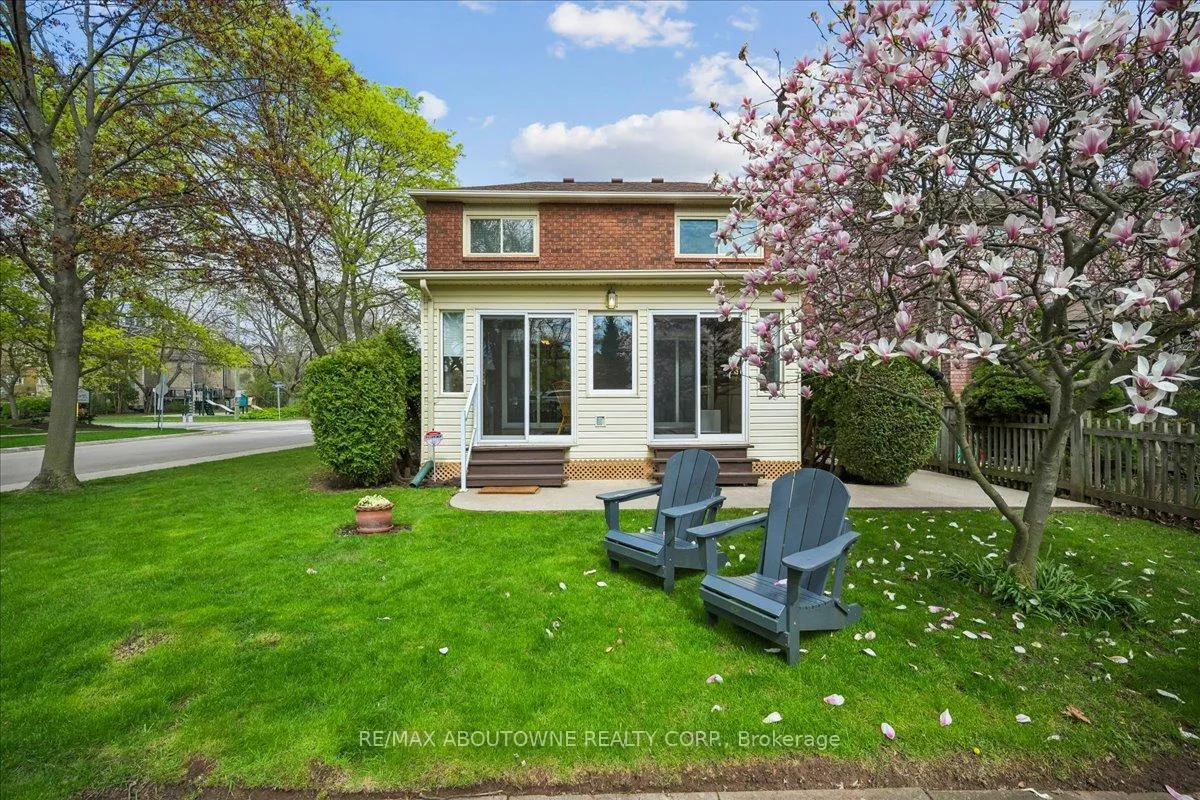Photo 38 of 2330 Marine Drive, Oakville, Bronte — HOMEH