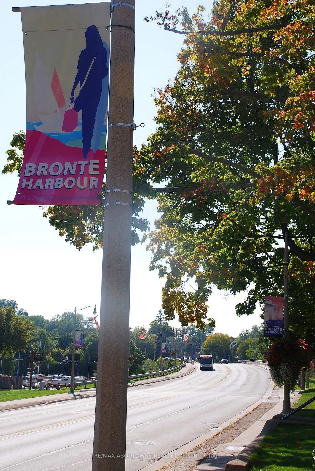Photo 39 of 2330 Marine Drive, Oakville, Bronte — HOMEH