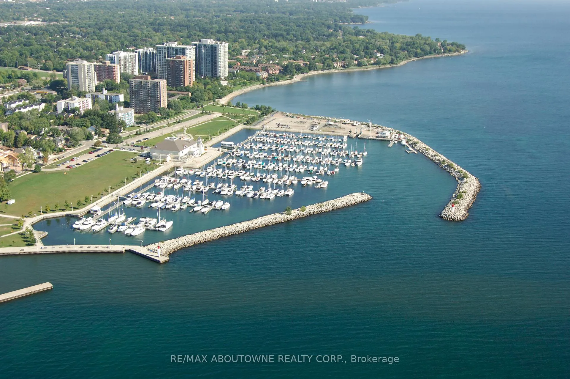 Photo 40 of 2330 Marine Drive, Oakville, Bronte — HOMEH