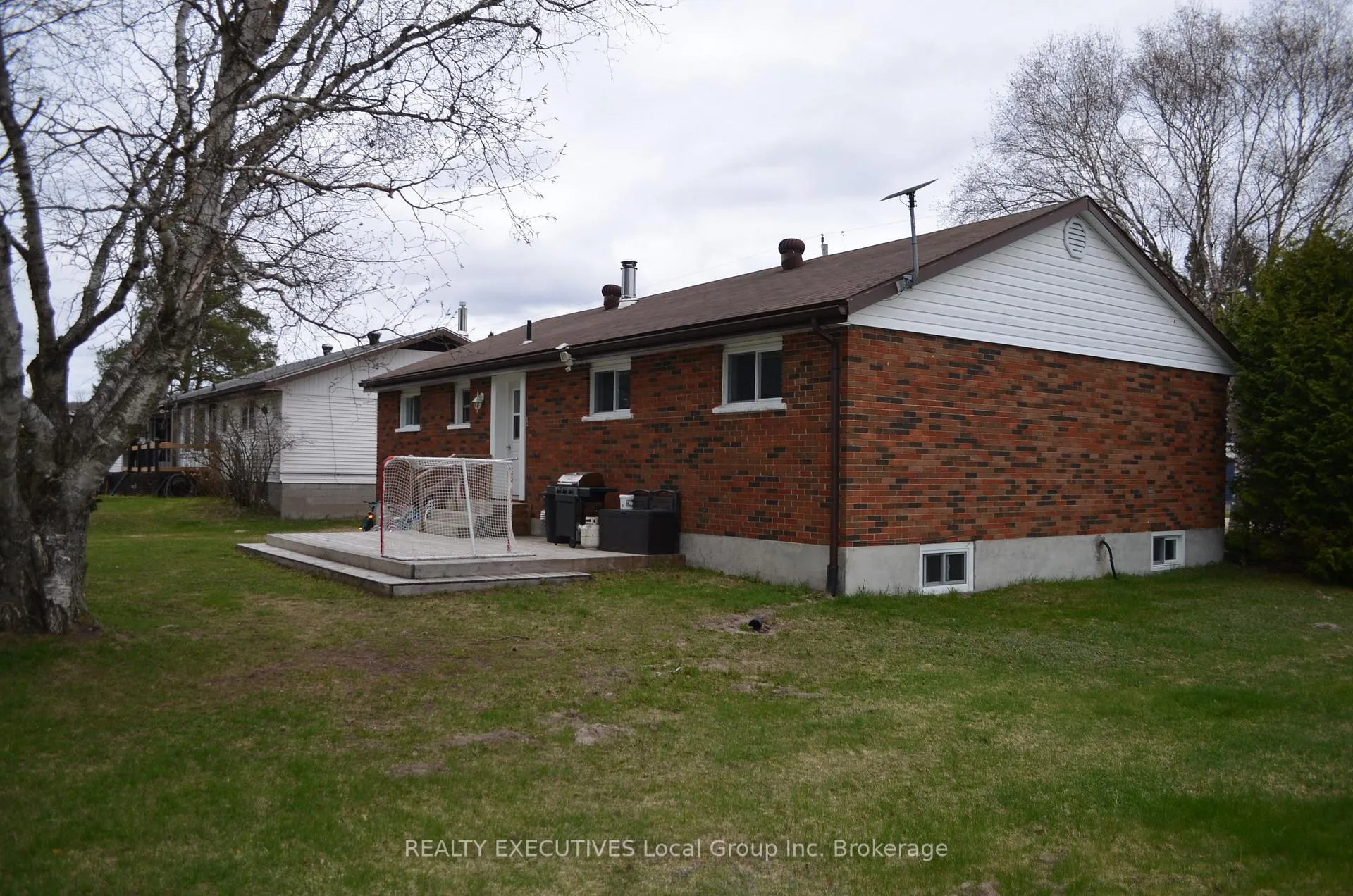 Photo 9 of 412 Sweezy Street W, Powassan, Trout Creek — HOMEH