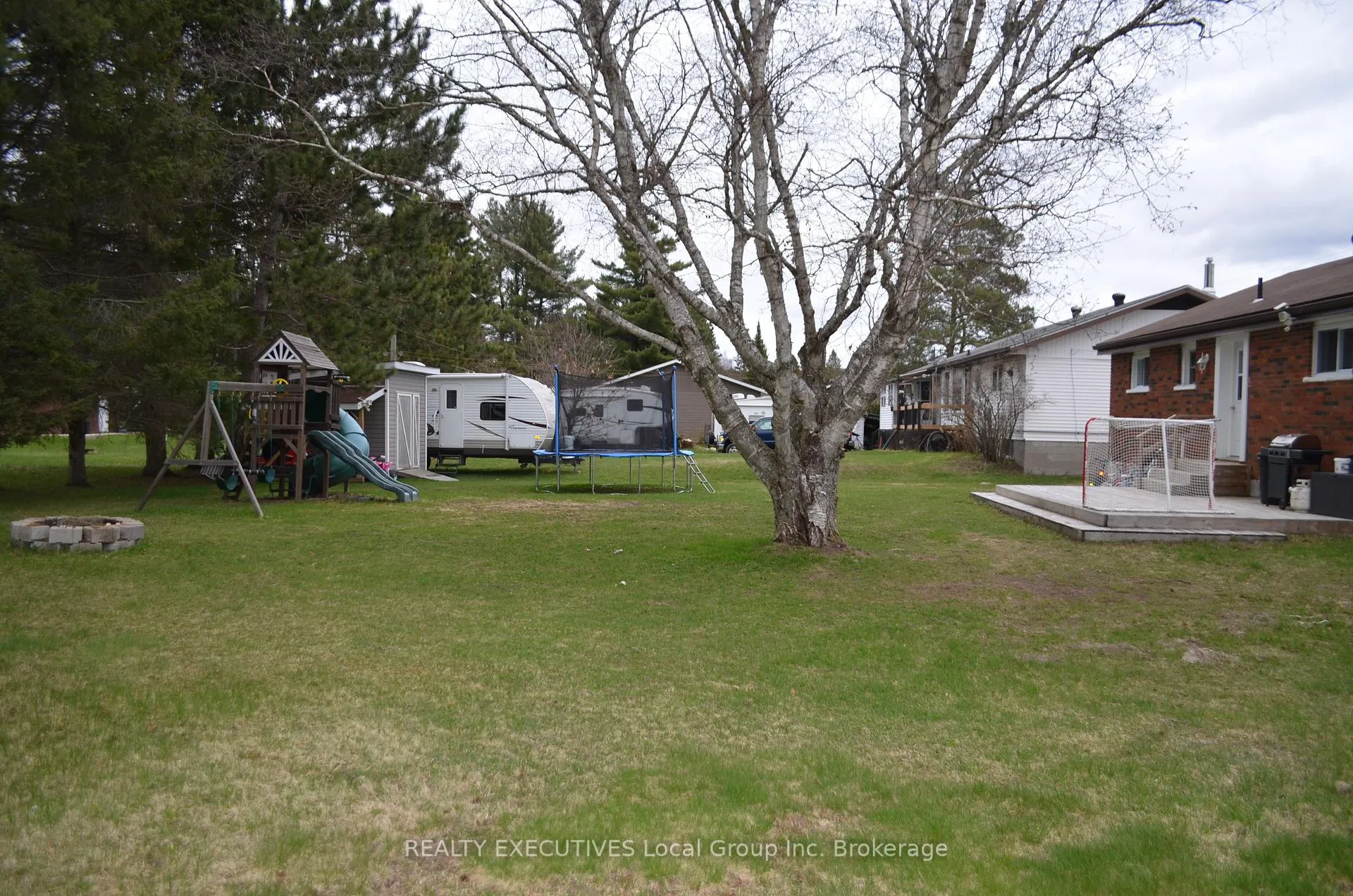 Photo 10 of 412 Sweezy Street W, Powassan, Trout Creek — HOMEH