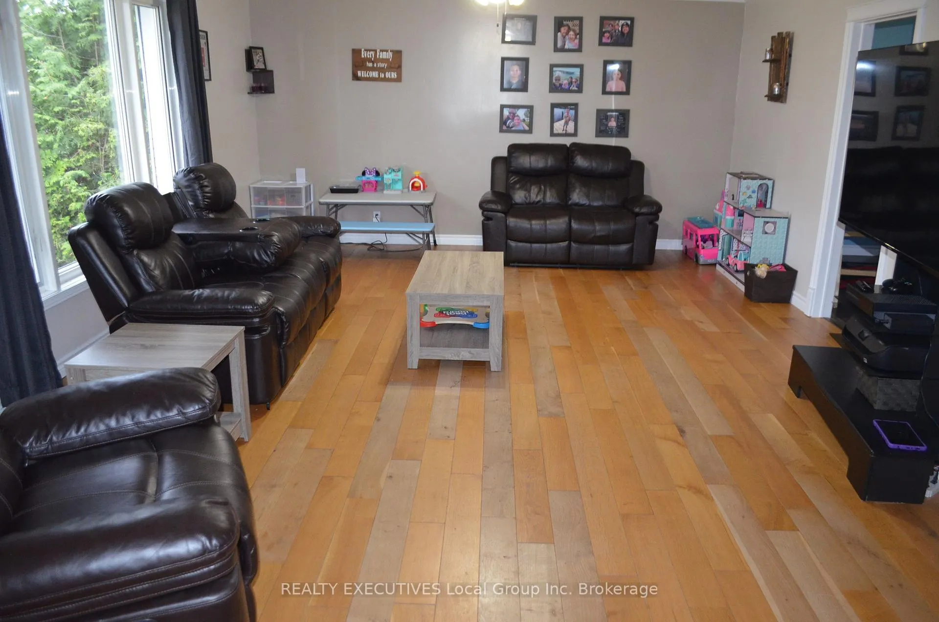 Photo 34 of 412 Sweezy Street W, Powassan, Trout Creek — HOMEH
