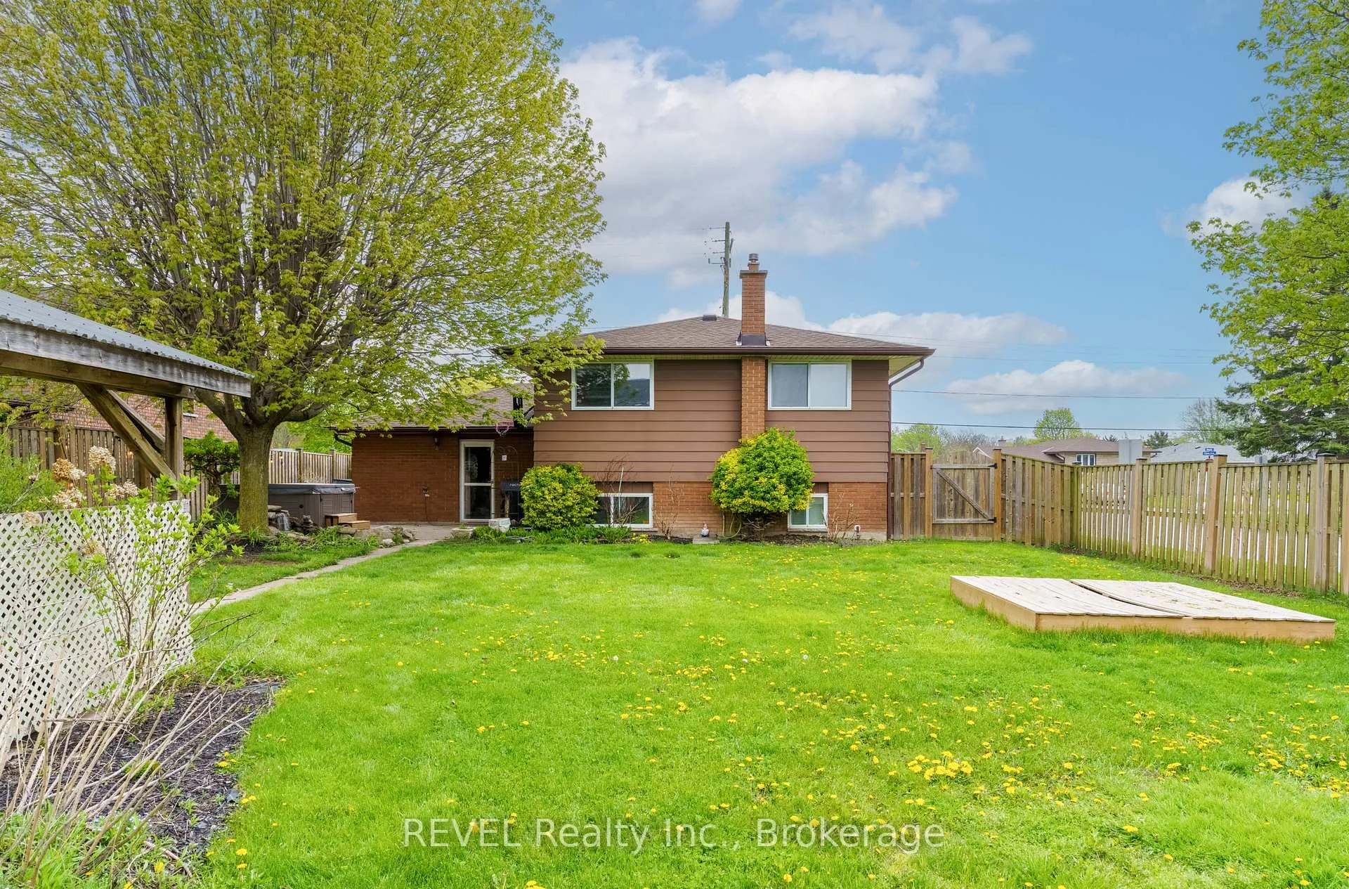 Photo 26 of 733 Clare Avenue, Welland, N. Welland — HOMEH