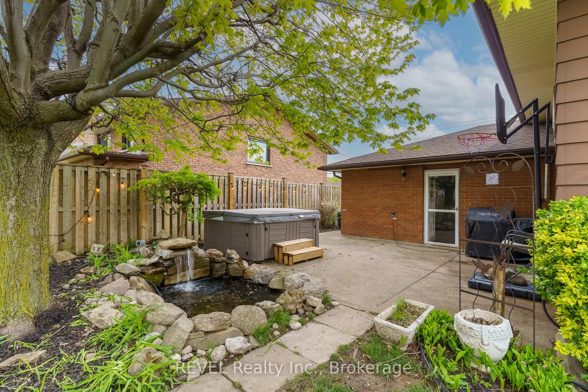 Photo 27 of 733 Clare Avenue, Welland, N. Welland — HOMEH