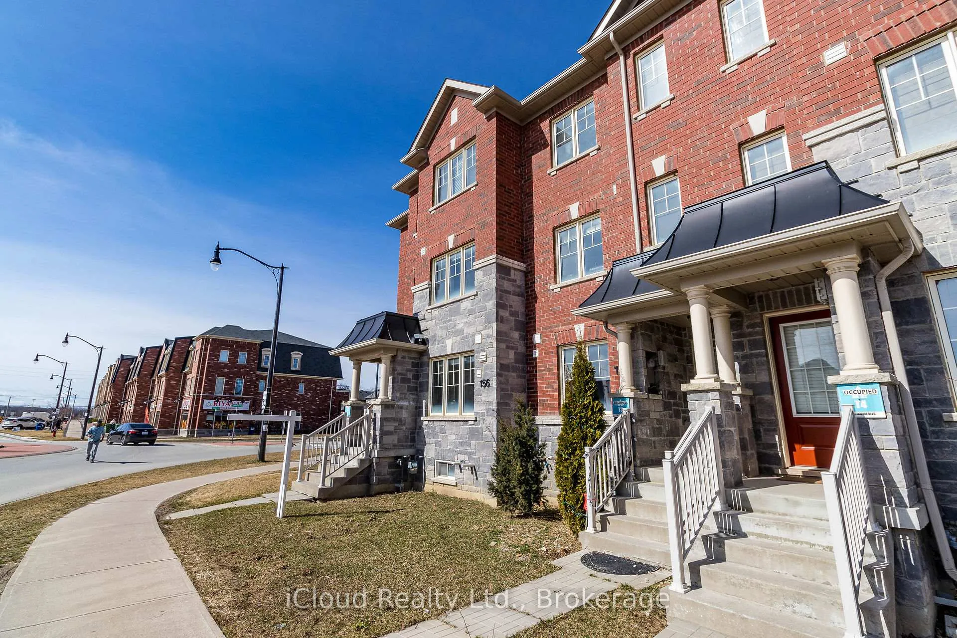 Photo 2 of 156 Inspire Boulevard, Brampton, Sandringham-Wellington North — HOMEH