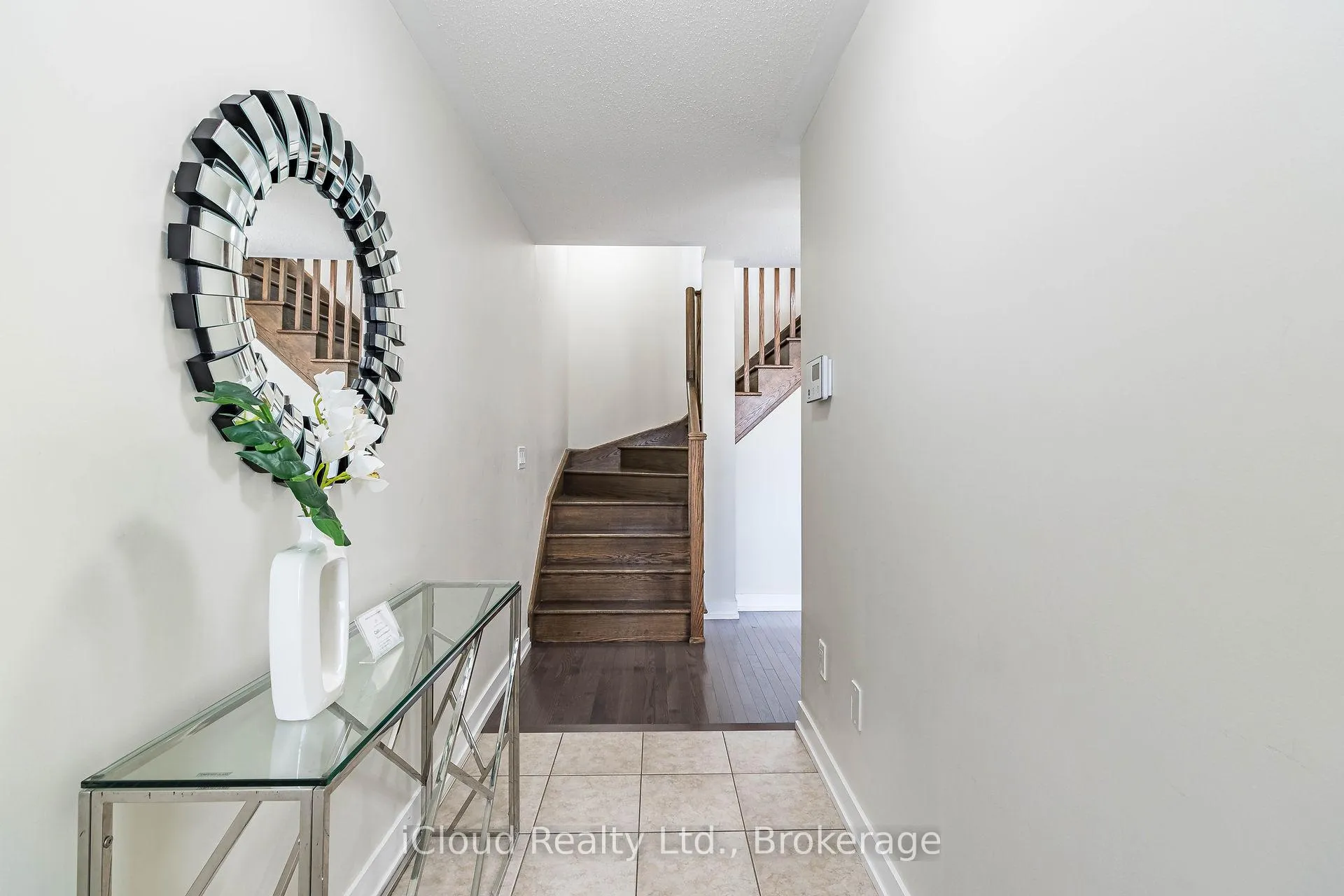 Photo 3 of 156 Inspire Boulevard, Brampton, Sandringham-Wellington North — HOMEH