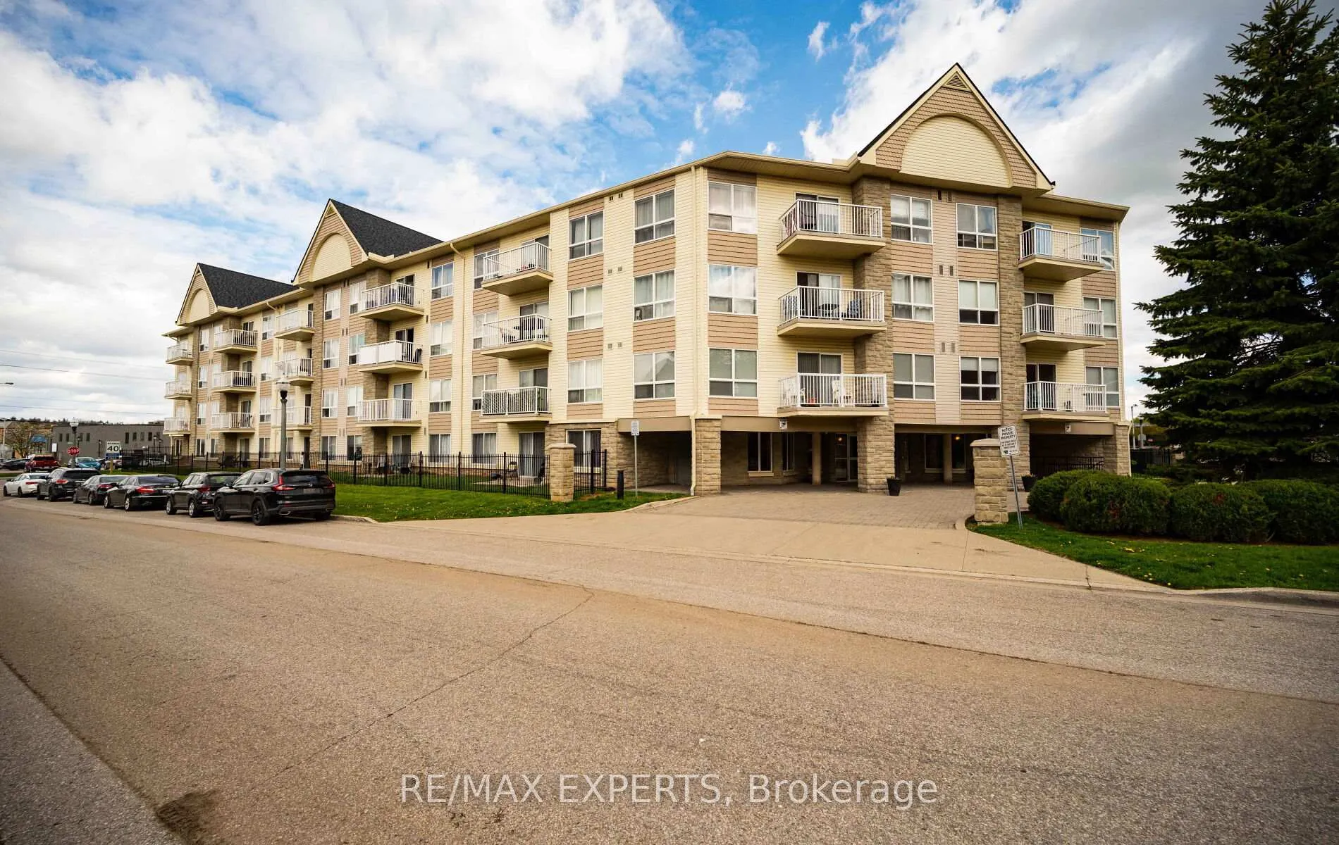 Photo 1 of Unit 319, 8 Harris Street, Cambridge, East Galt — HOMEH