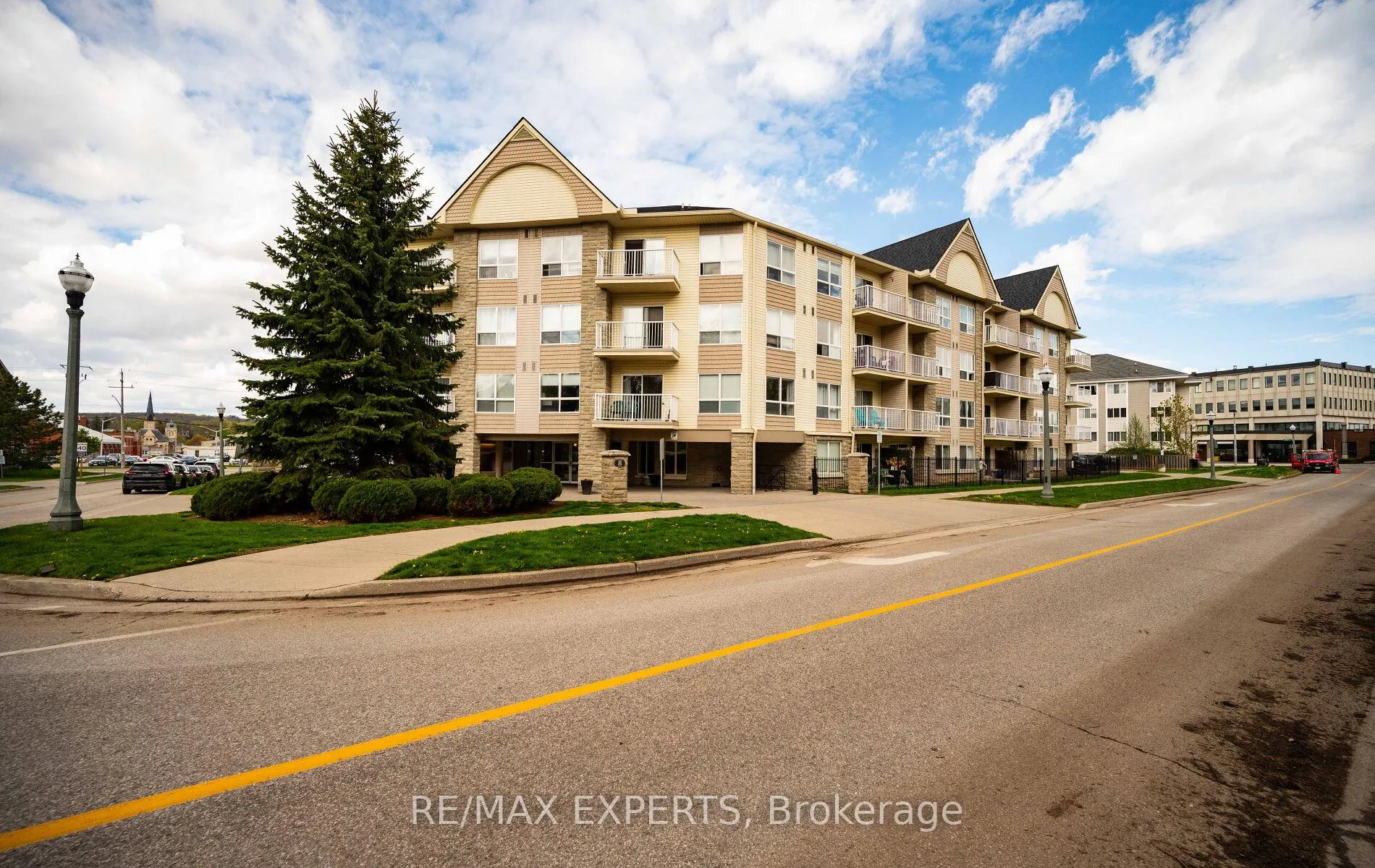 Photo 2 of Unit 319, 8 Harris Street, Cambridge, East Galt — HOMEH