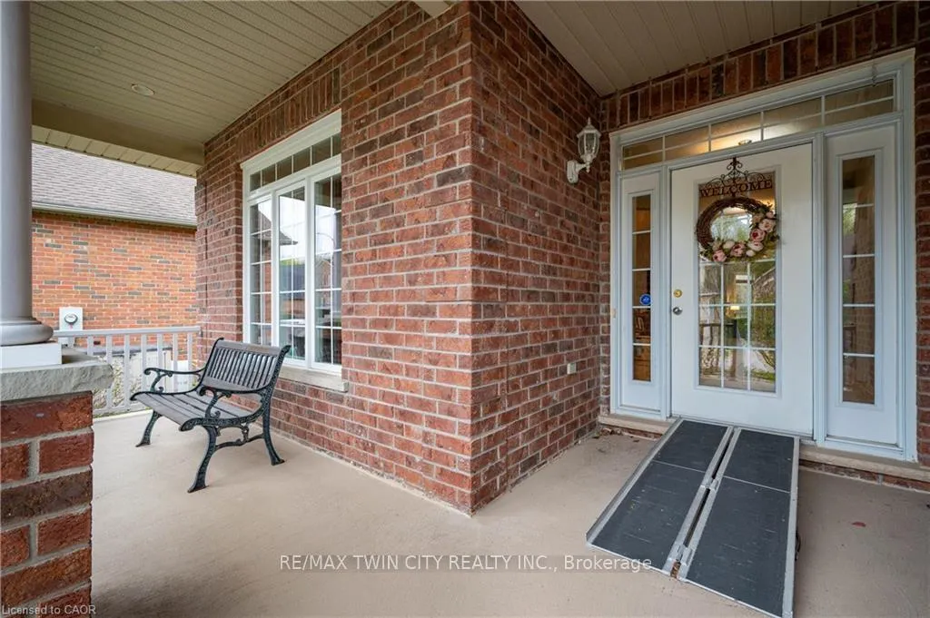 Photo 2 of 58 Templeton Drive, Kitchener — HOMEH