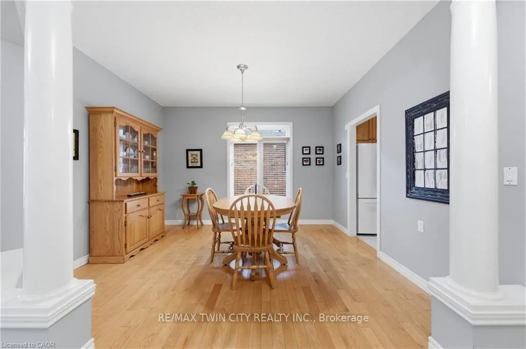 Photo 11 of 58 Templeton Drive, Kitchener — HOMEH