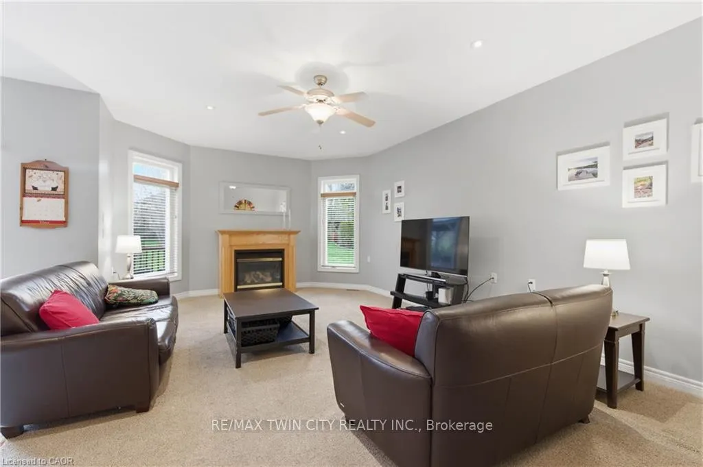 Photo 13 of 58 Templeton Drive, Kitchener — HOMEH