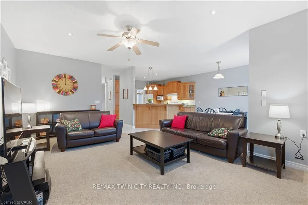 Photo 15 of 58 Templeton Drive, Kitchener — HOMEH