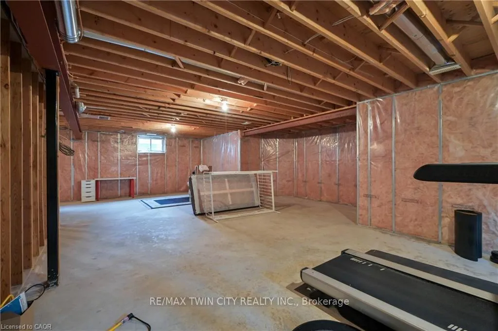 Photo 31 of 58 Templeton Drive, Kitchener — HOMEH