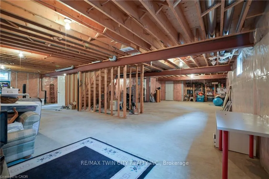 Photo 32 of 58 Templeton Drive, Kitchener — HOMEH