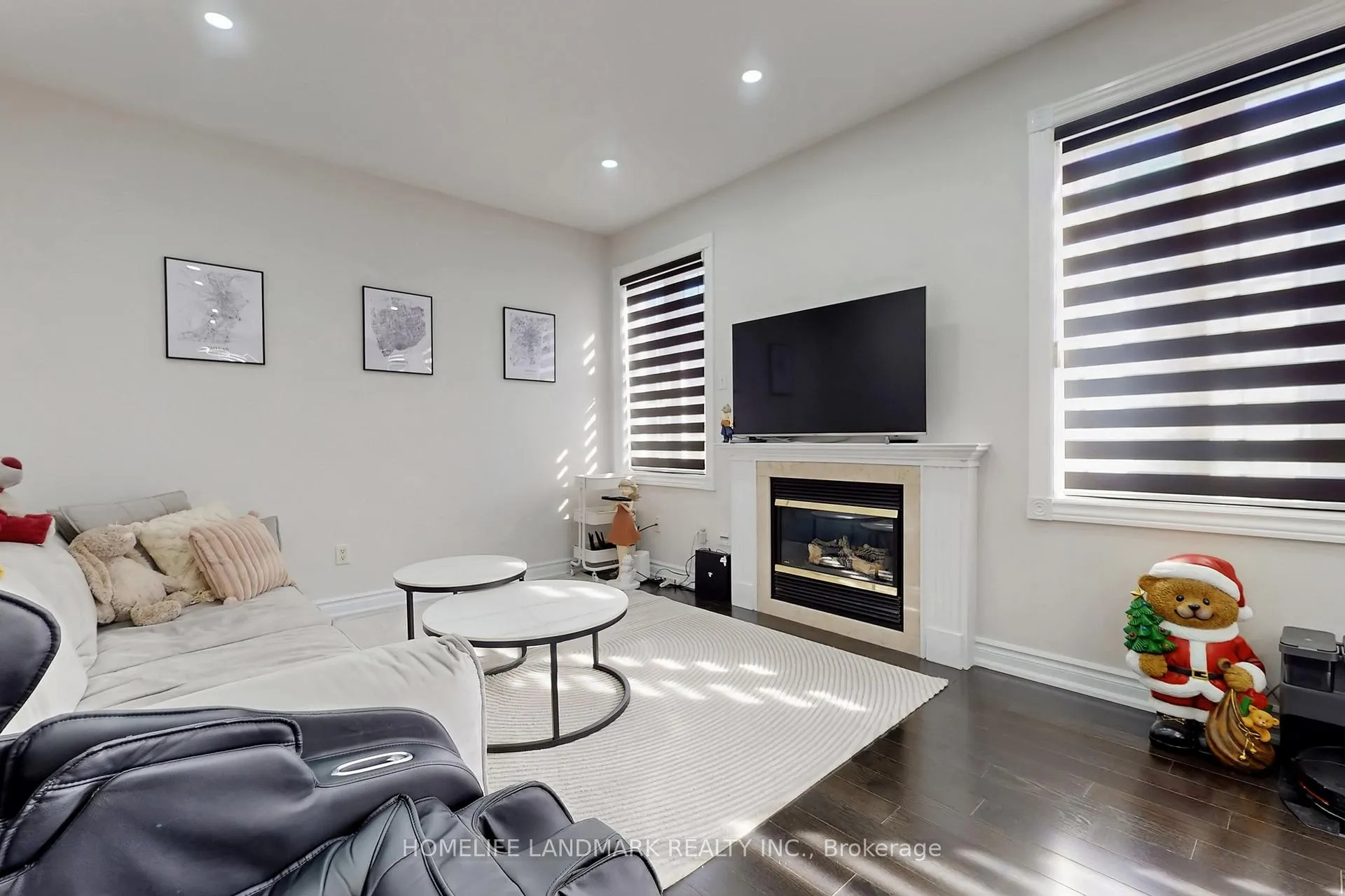 Photo 4 of 52 Lakespring Drive, Markham, Cachet — HOMEH