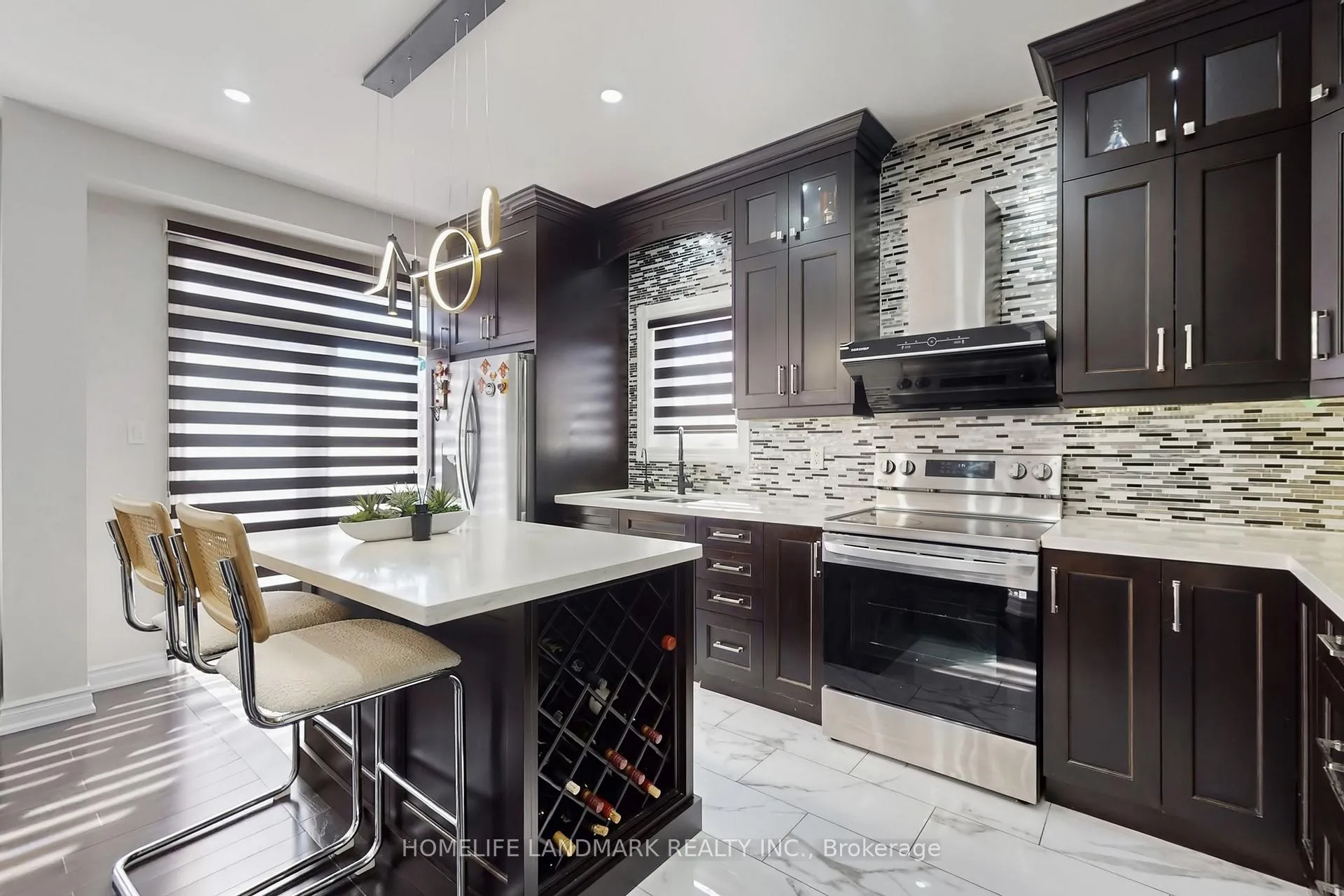 Photo 11 of 52 Lakespring Drive, Markham, Cachet — HOMEH