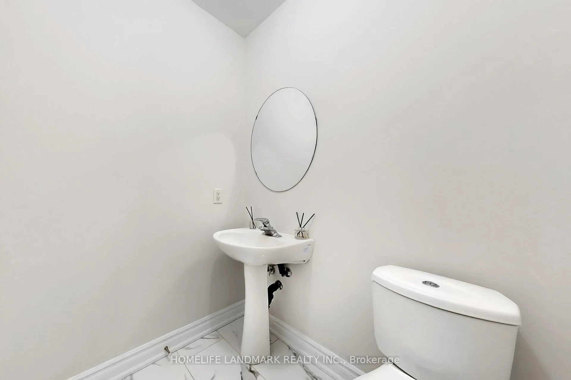 Photo 16 of 52 Lakespring Drive, Markham, Cachet — HOMEH