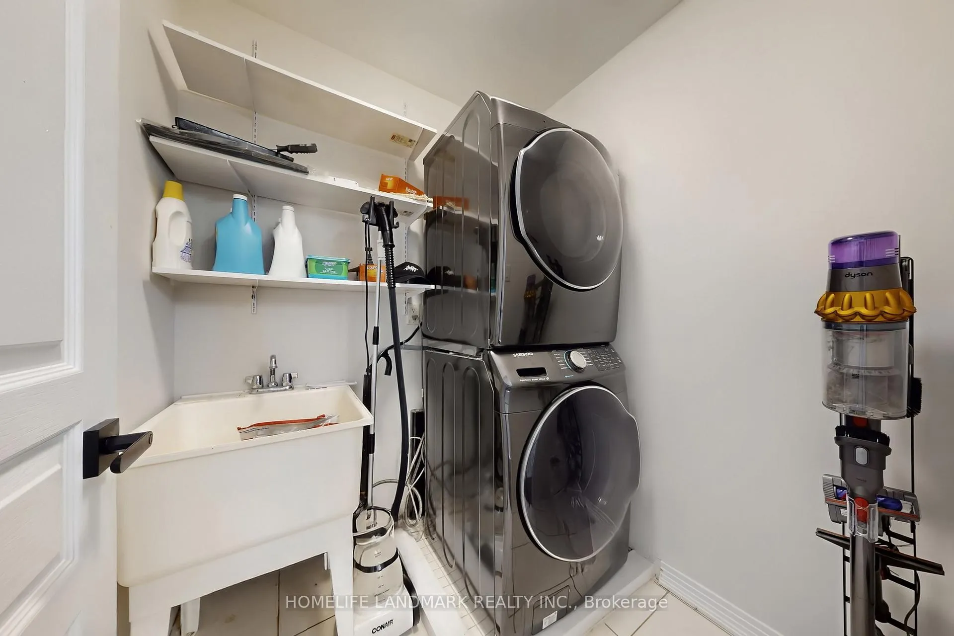 Photo 37 of 52 Lakespring Drive, Markham, Cachet — HOMEH