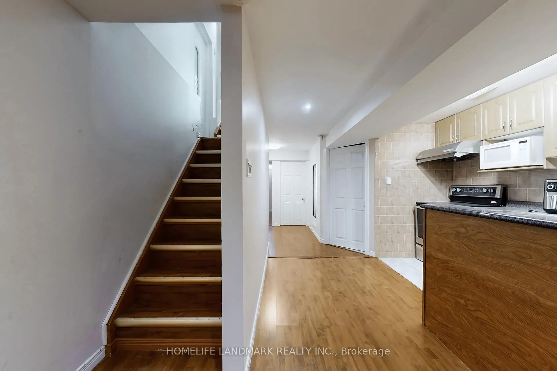 Photo 38 of 52 Lakespring Drive, Markham, Cachet — HOMEH