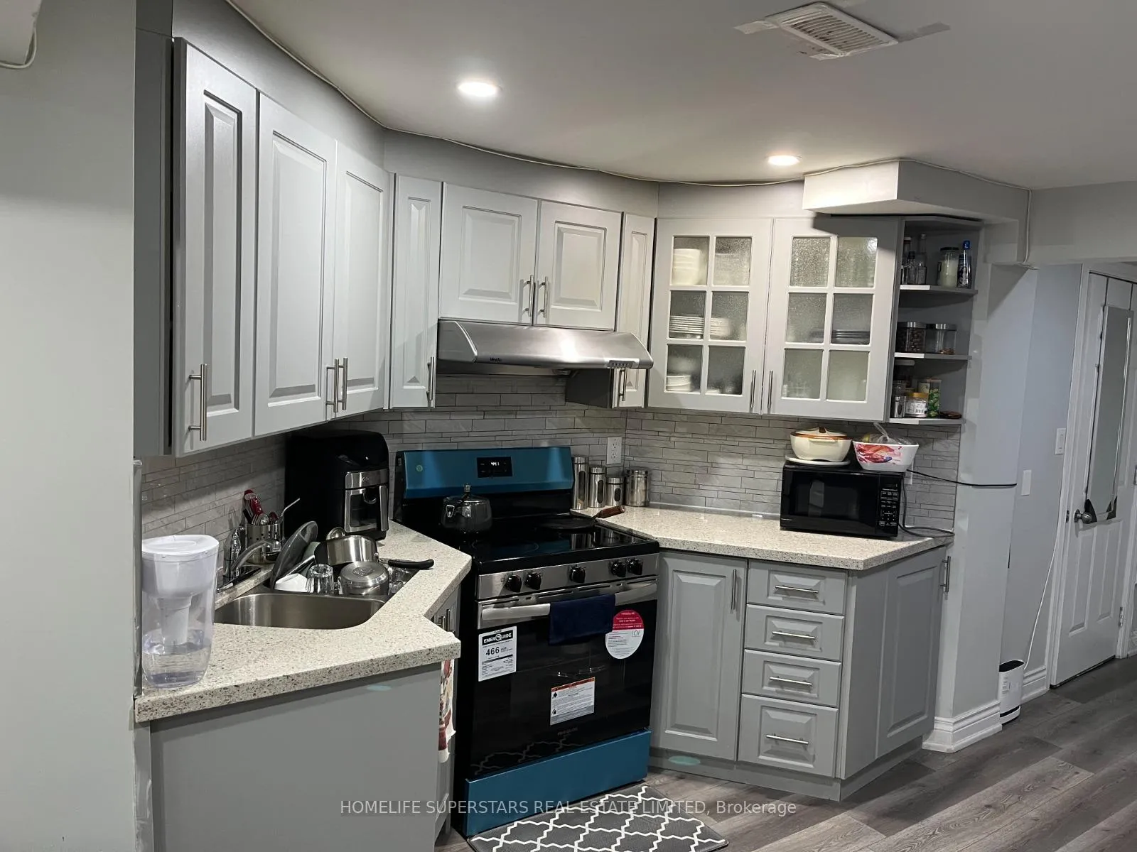 Photo 1 of 35 Wardenwood Drive, Brampton, Sandringham-Wellington North — HOMEH