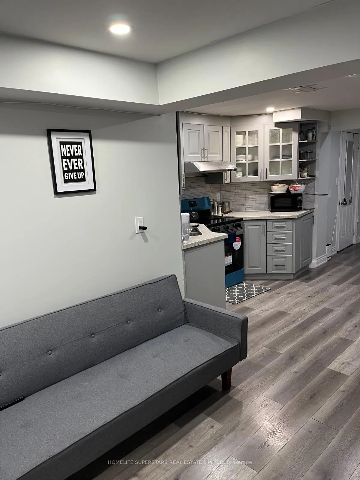 Photo 2 of 35 Wardenwood Drive, Brampton, Sandringham-Wellington North — HOMEH