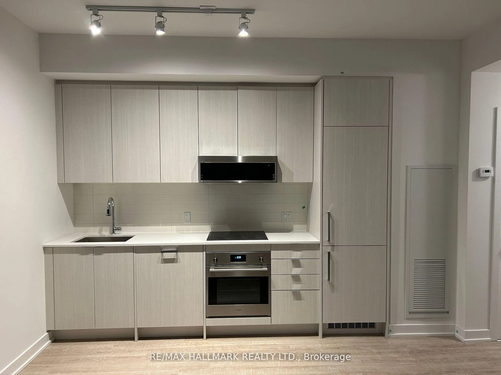 Photo 7 of Unit 312, 250 Lawrence Avenue, Toronto, Lawrence Park North — HOMEH