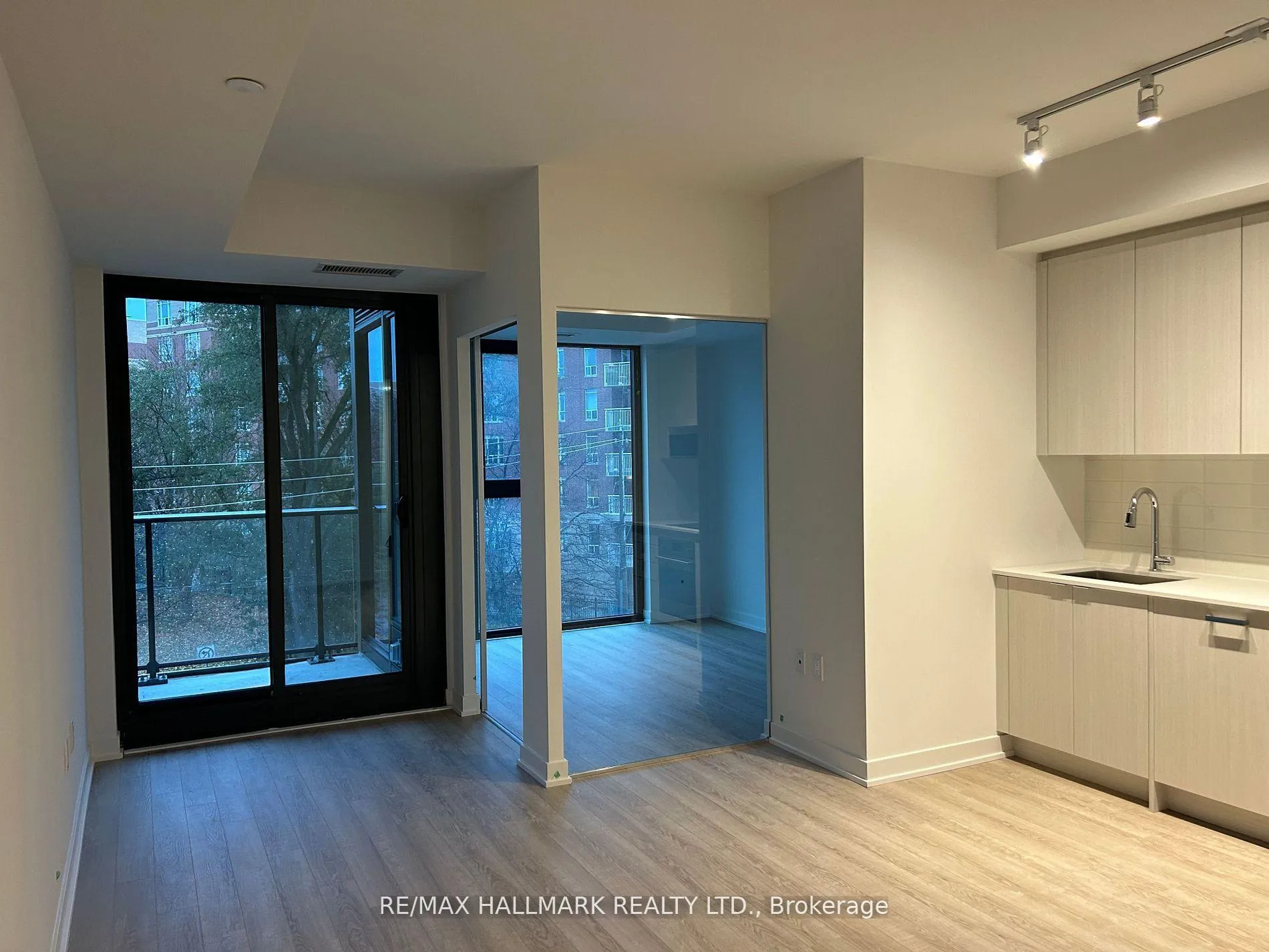 Photo 9 of Unit 312, 250 Lawrence Avenue, Toronto, Lawrence Park North — HOMEH