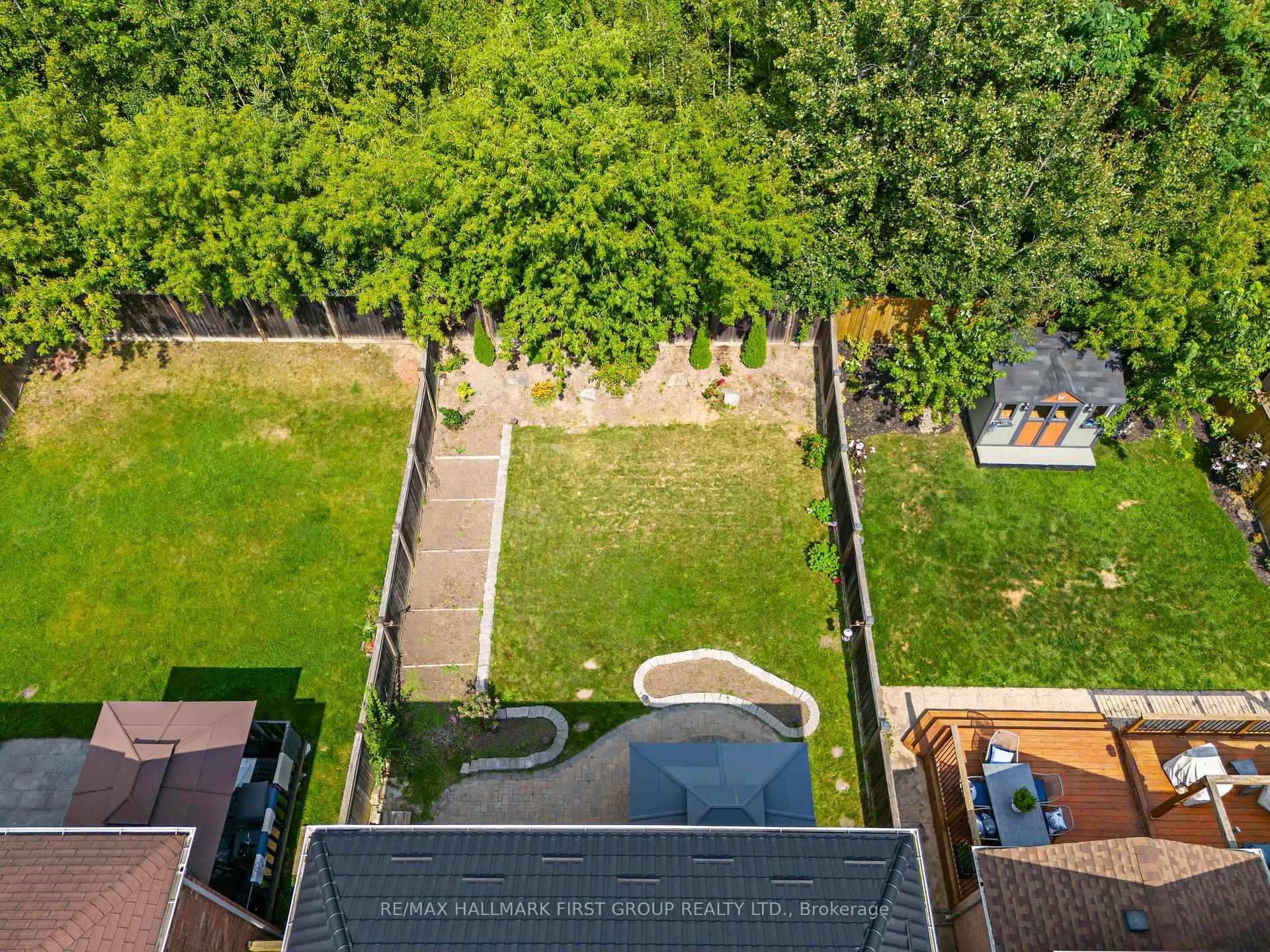 Photo 5 of 494 Rougewalk Drive, Pickering, Rouge Park — HOMEH