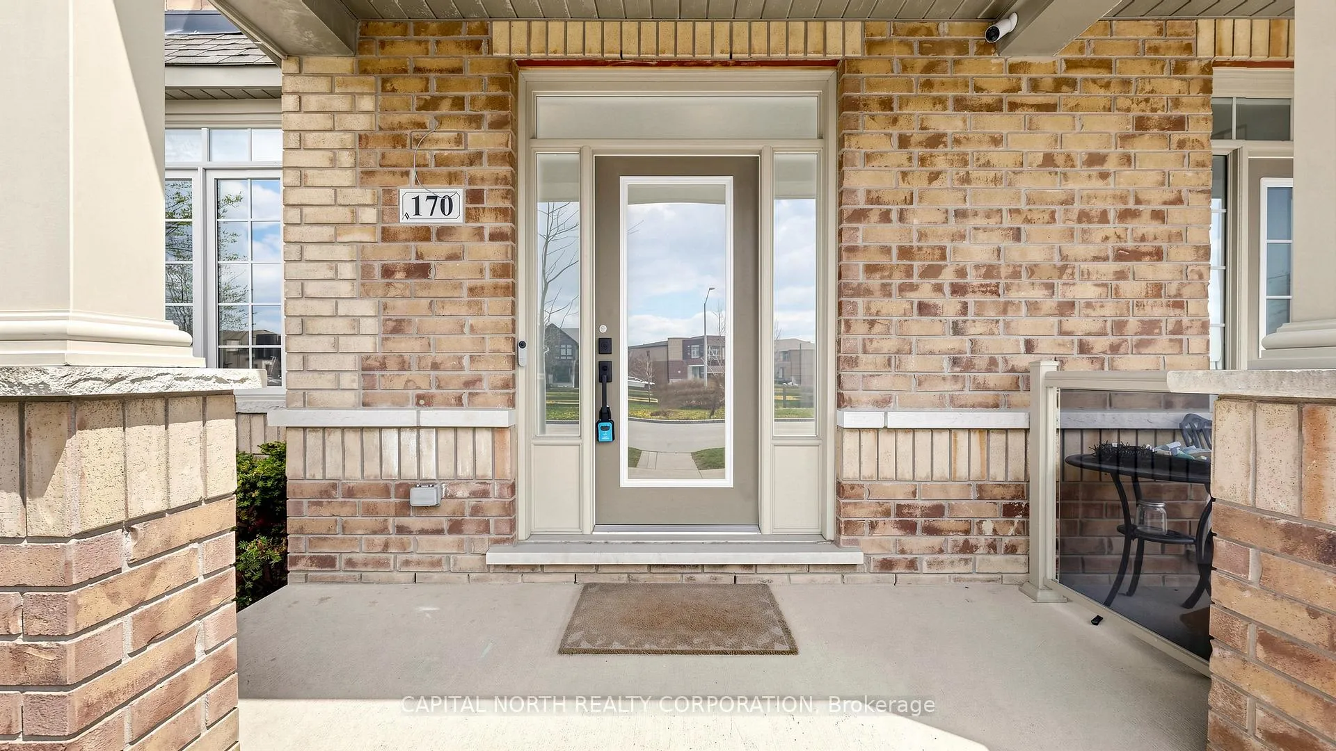 Photo 2 of 170 Moody Drive, Vaughan, Kleinburg — HOMEH